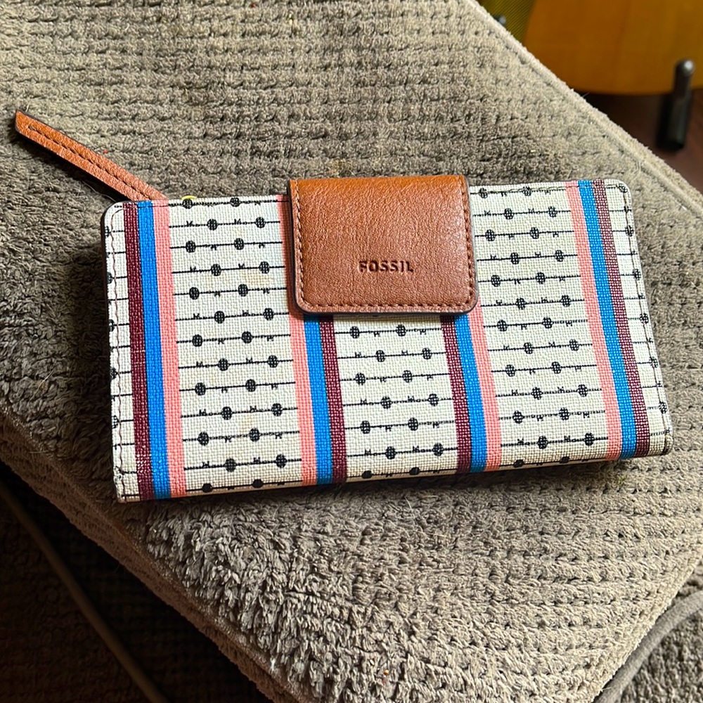 FOSSIL: Madison Tab Clutch